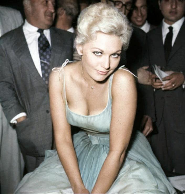 Kim Novak 1953